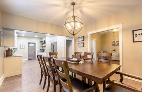 The Queen Place - Updated-Private Backyard - Foto 2