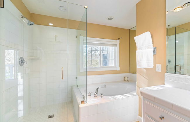 Victorian Manor In Paso Robles Wine Country + Pool, Hot Tub, Firepit, Tennis Court Sleeps 28 - Photo 54