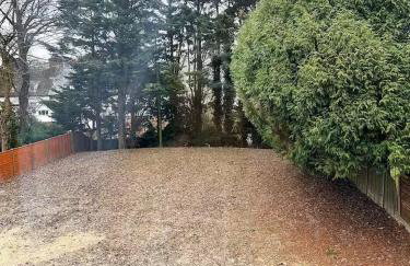 Central 2BR Home with Parking near Ferry - Foto 9