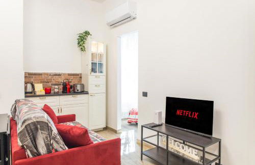 Accogliente Appartamento a pochi passi dalla Metro, San Siro e con Aria Condizionata - Foto 1