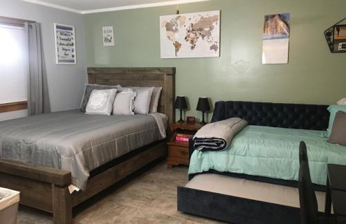 Home Away From Home, Recently Renovated - Foto 1