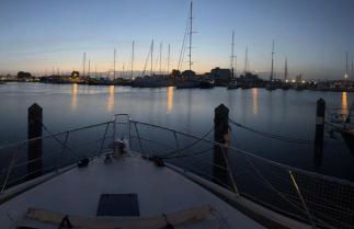 NAVÏ - Yacht à quai au cœur de Sète - Terrasse & Flybridge - 2 à 8 personnes - Photo 2