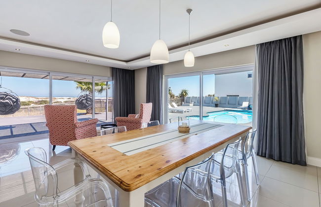 Beachfront, Private Pool, Pizza Oven, Pool Table, Fast Internet, Family Friendly - Photo 35