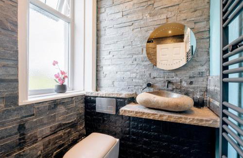 Luxury Unique Townhouse with Hottub & Pizza Oven - Foto 23