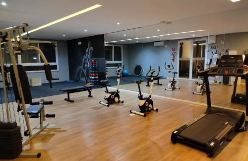 Apto 2 quartos com ar, piscina e varanda I 6 min praia Aruana - Foto 20