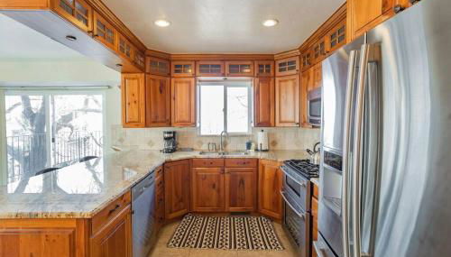 Spacious Stay near Airport, Downtown & Ski Resorts - Foto 4