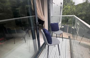 #23 Lux stylish 2 bed 2 bath with balcony NEC n12 - Sleeps 4 - "Perfect for contractors and Families - Free Parking" - Foto 19