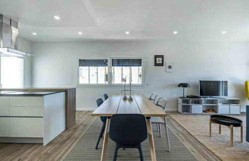 4 Bed Villa - Sleeps 8 - Pool - Garden - Parking - Foto 16