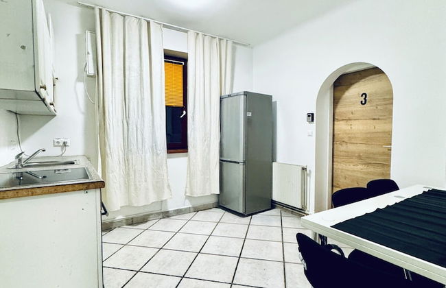 Cozy 3BR Apt with Garden Sleeps 10 - Foto 40