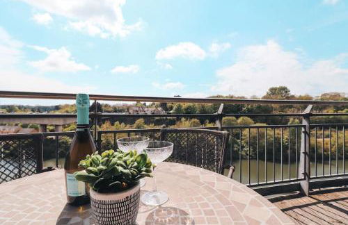 Bay View Apartment, by Solace Stays - Photo 11