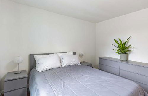 Modern 5BR Home with Mtn Views BBQ & Pool Table - Foto 30