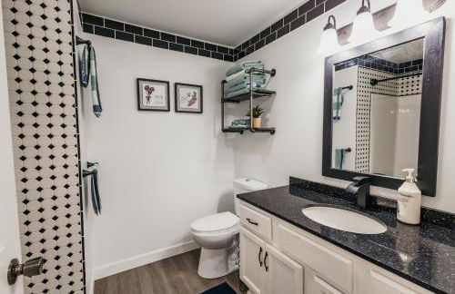 Indoor Hot-Tub! Spacious & Updated MQT Township Home! - Photo 27