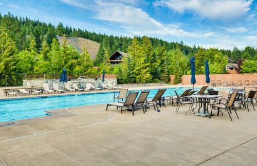 Hot Tub and Game Room Ronald Retreat 2 Mi to Lake! - Foto 2