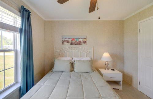 Family Home and Fire Pit and Deck, 11 Miles to Beach! - Foto 23