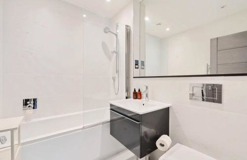 Large Comfortable & Private Home in Fetcham - Pass the Keys - Foto 27