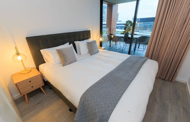 Waterfront Melbourne Apartments - Photo 20