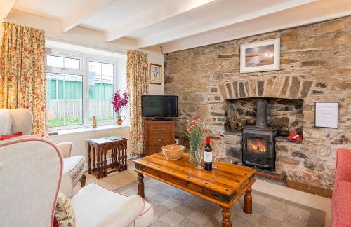 Stone Roof Cottage - Photo 1