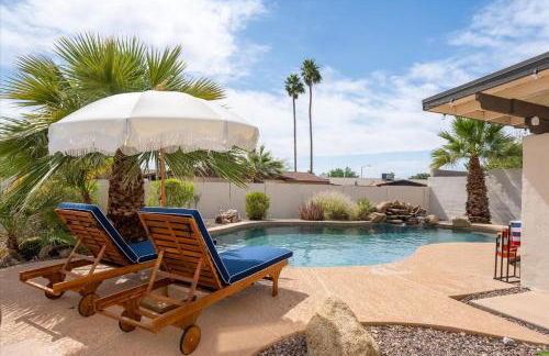 Game Room Resort Pool HotTub Modern Desert Oasis - Foto 55