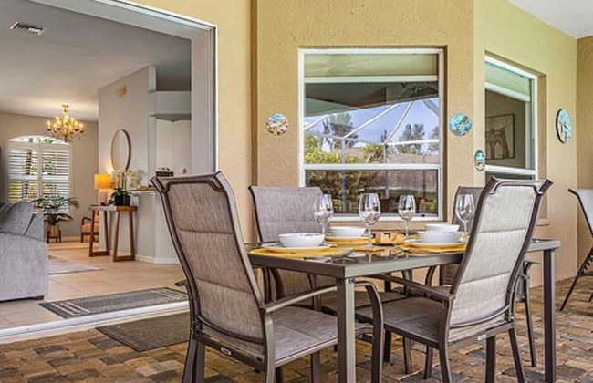 Family Friendly - Private Pool - Sleeps 10 - Foto 21