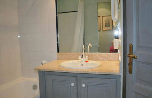 A beautiful 2 persons studio in a chateau with swimming pool - Foto 41