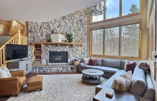 Gorgeous Executive Lutsen Townhome - Ski-in Ski-out, Pool, Hot Tub, Hiking, Biking, campfires and more! - Foto 3
