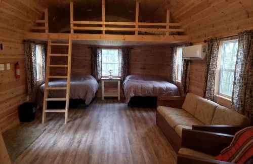 Private Pet-Friendly Cabins with Fire Pit for Nature Escapes in Clear Spring, Maryland, for Memorable Family Glamping Trips - Photo 21