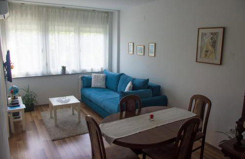 Meridian Apartment , 300m to Bus Terminal, Fast Wifi & Airport Transf - Photo 1
