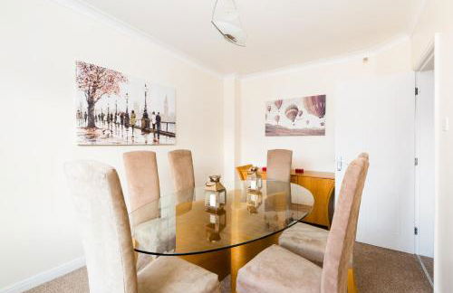 Drayton Manor House FREE parking - Photo 16