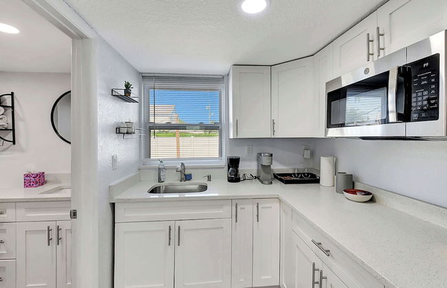 Cozy Cottage 5 Min to Beach Perfect for Couples - Foto 10