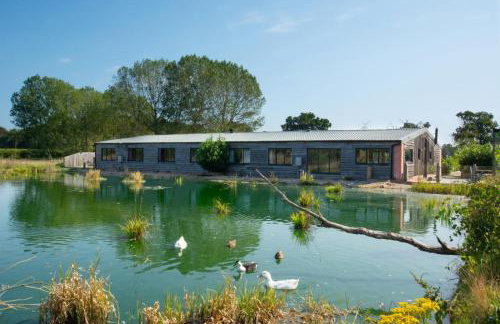 10 Bed in Briston oc-mjbrdb - Photo 1