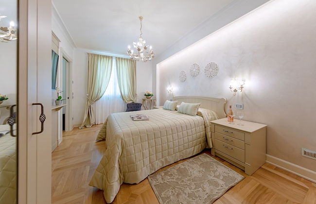 Luxury Lakefront Catullo with pool - Photo 5