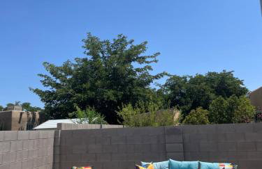 Comfy, contemporary quiet retreat vacation home with views - Foto 3