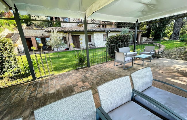 Apt 5 Aircon, Wifi, Infinity Pool, Jacuzzi, Gardens Incredible! Sleeps 4 - Photo 52