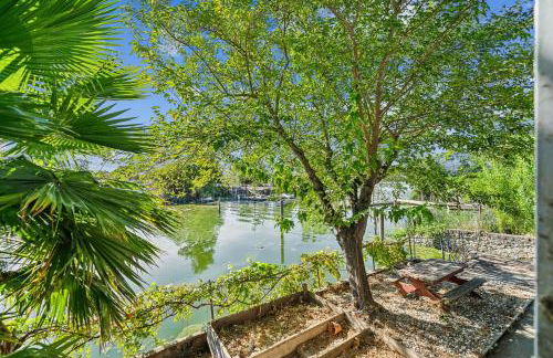 Lakeside Retreat with Private Boat Ramp home - Foto 3