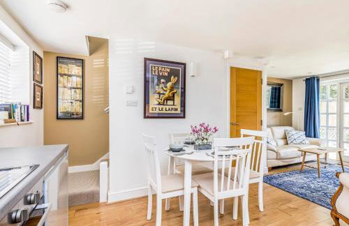 Charming Cottage with Garden - Pass the Keys - Foto 16