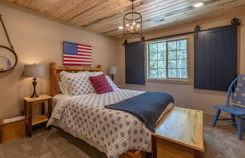 Uncle Chris Cabin by KABINO Air Conditioning Smart TVs Chefs Kitchen Spacious WiFi Grill Bills Island Reservoir Fishing - Foto 40