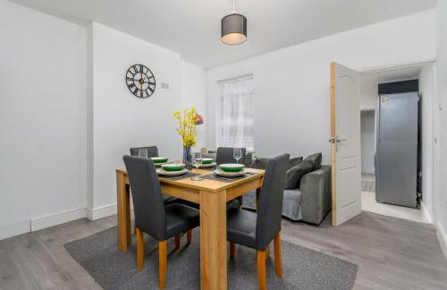 Entire Nuneaton House Next to the Station - Foto 18