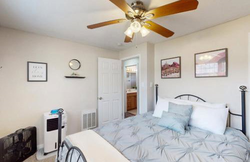 History, Hikes and Cozy Nights Parowan Gem with Deck! - Foto 15