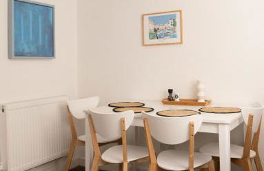 Charming 2BD Cottage wIth beautiful views nr Bath - Photo 9