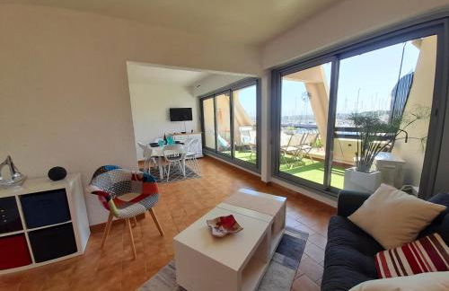 Port Horizon - T3 terrasse vue port climatisé piscine WIFI résidence Escale Port - Foto 13