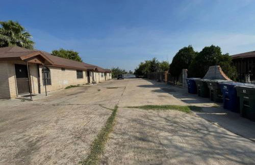 Large parking lot sleeps 8 - Foto 27