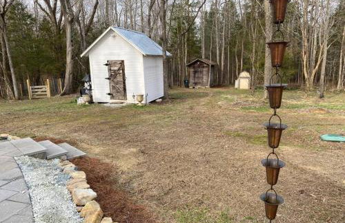 Relax in an upscale, renovated gem - Foto 41