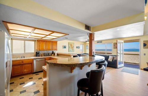 Beautiful Ocean Front Coastal Sunset Beach House - Foto 12