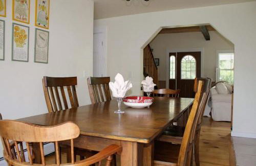 Pine and Sea Beach Retreat - Photo 18