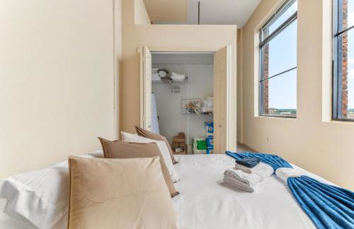 Downtown Gym Sauna Parking Pet Friendly - Photo 5