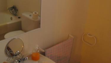 Casa Enriu-habitaciones con opcion a desayuno - Foto 5