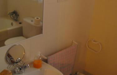 Casa Enriu-habitaciones con opcion a desayuno - Foto 5