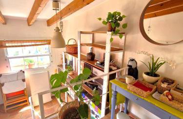 The Alicante Old Town artist workshop, Impressive rooftop, terrace with amazing city views and sea views, BBQ, Air conditioner, Wifi - Foto 11