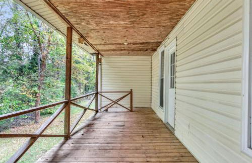 Pet Friendly Group Getaway with Grill and Deck - Foto 36