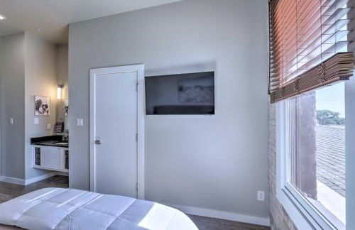 Sleek, Newly Updated Downtown San Marcos Apt! - Photo 19